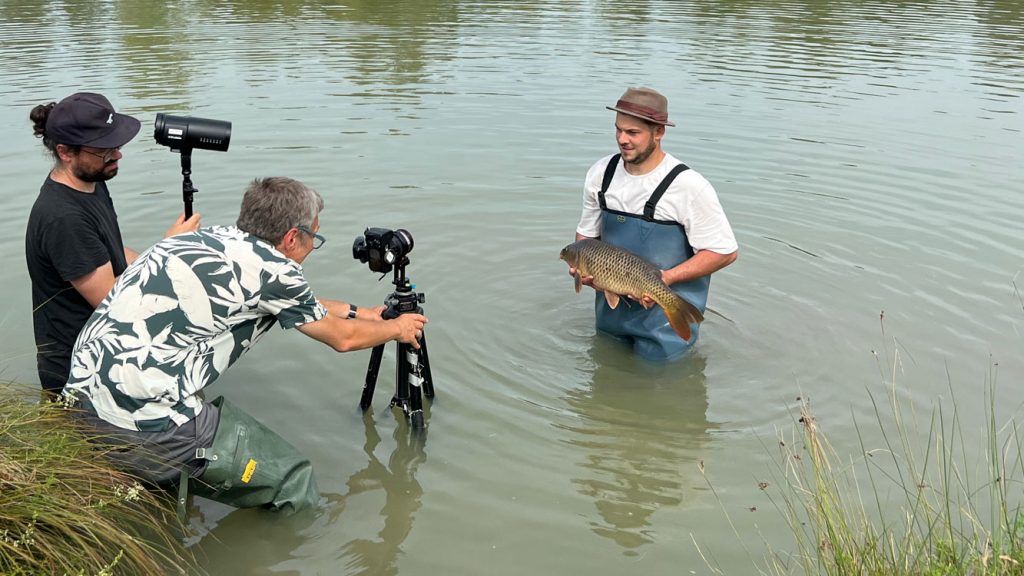 Unsere Fotografen machen Aufnahmen im Wasser.